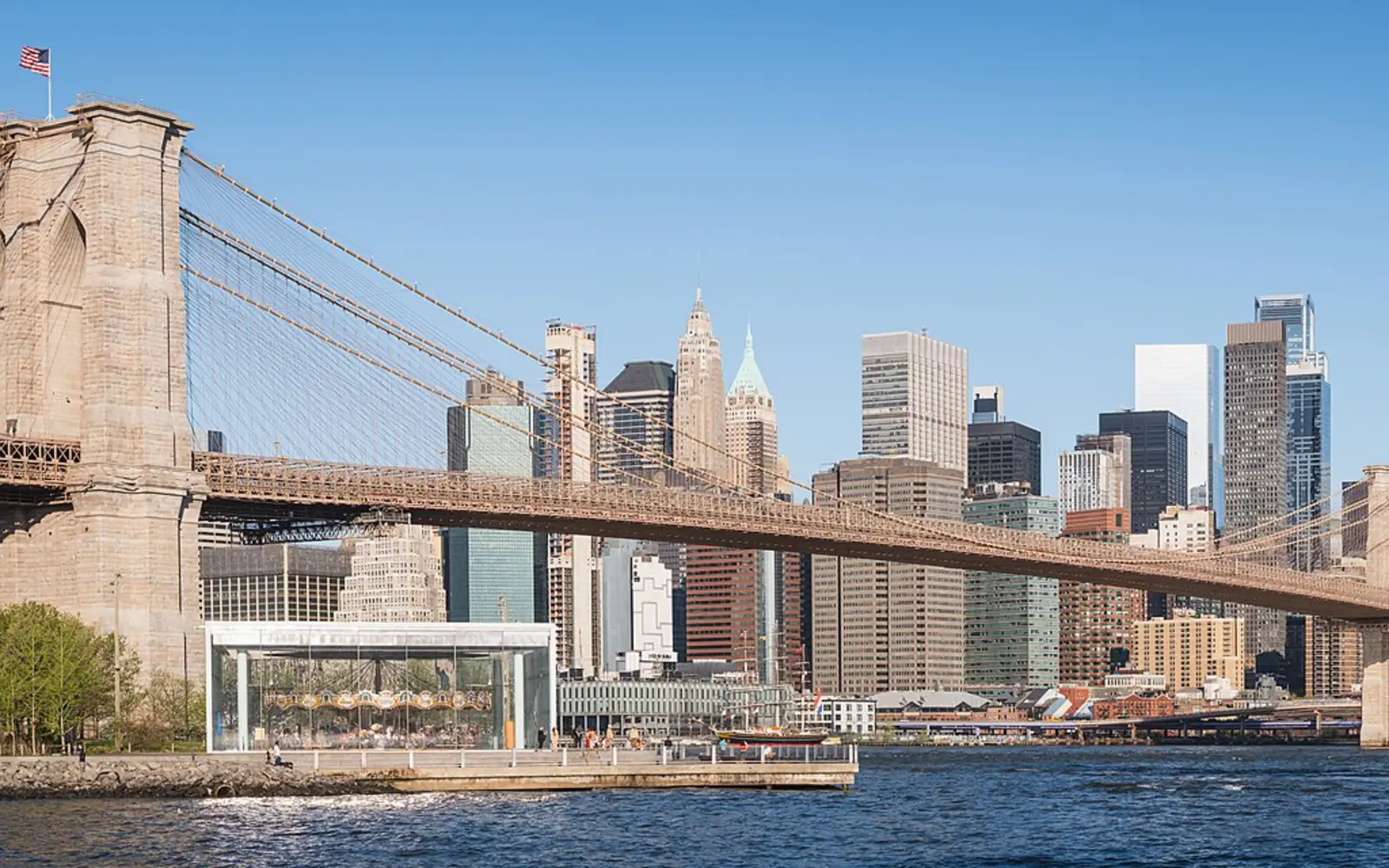 Brooklyn Bridge and the Lower Manhattan skyline from the Brooklyn waterfront